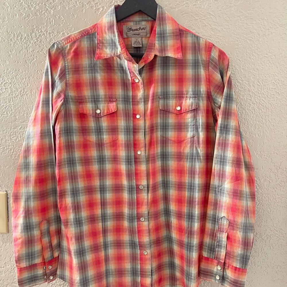 Wrangler Women’s Orange/Red/Gray Plaid Button Down Shirt Pearl Snap Size Medium